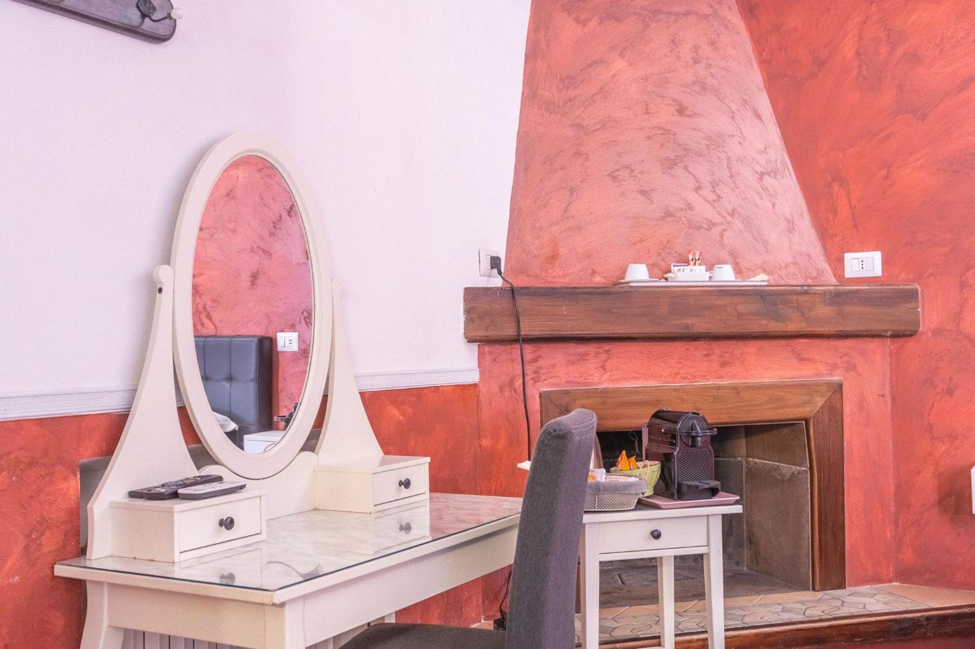 Room In Bb - Family Room In History House ローマ エクステリア 写真